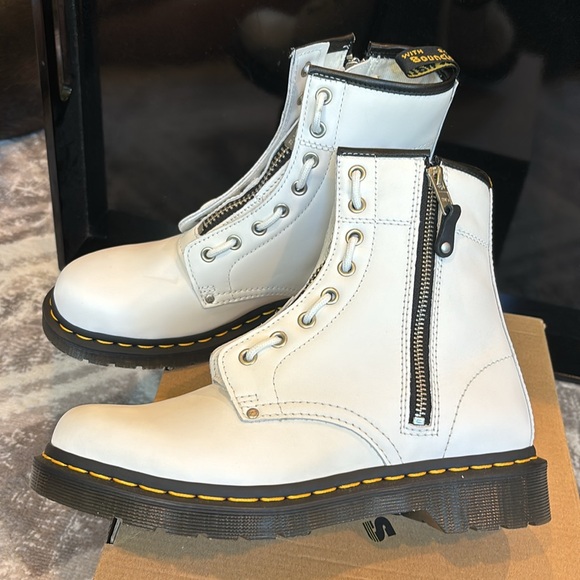 NIB Dr. Martens Women's 1460 Twin Zip 27624100 White Leather Boots 8 9 10 - Picture 9 of 15